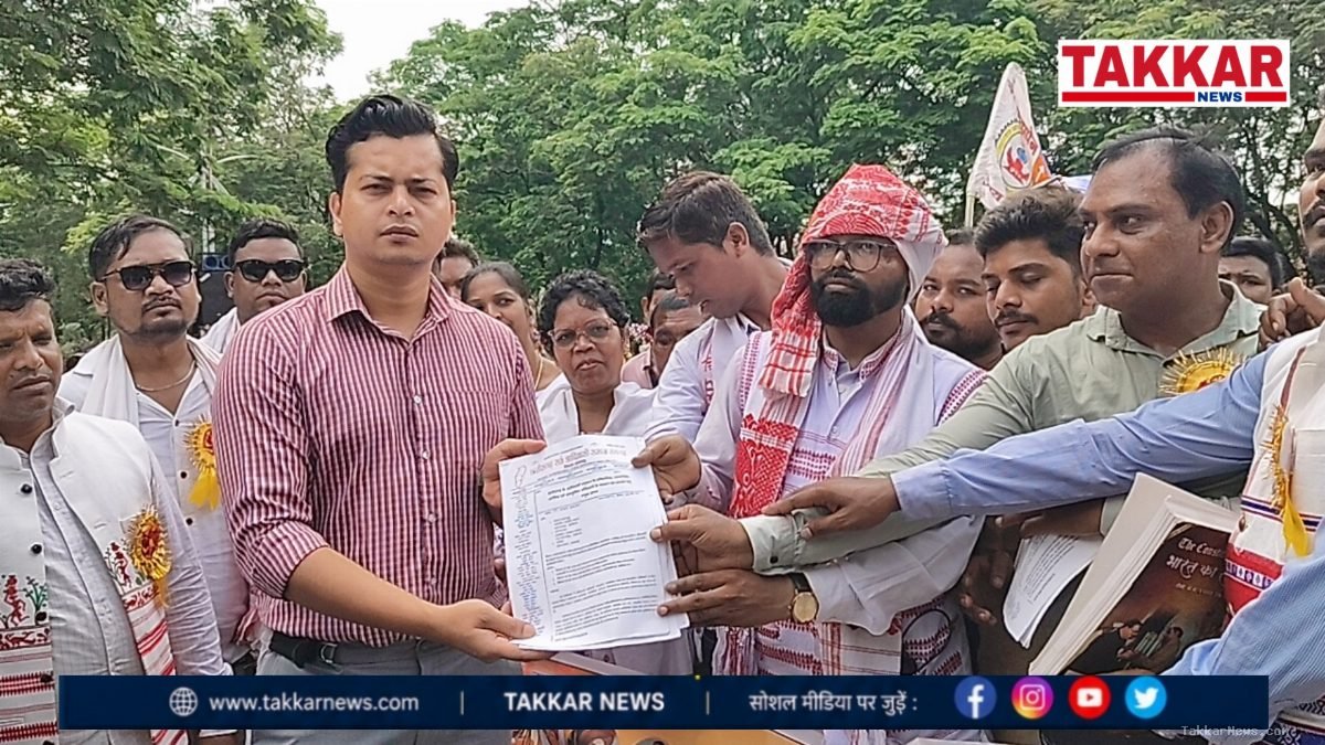 विश्व आदिवासी दिवस पर छत्तीसगढ़ सर्व आदिवासी समाज का आर-पार का एलान: रायगढ़ में सौंपा गया 18 सूत्रीय माँग पत्र, जल-जंगल-ज़मीन और रूढ़िवादी परंपराओं पर मंडराते खतरों के खिलाफ फूटा आक्रोश..